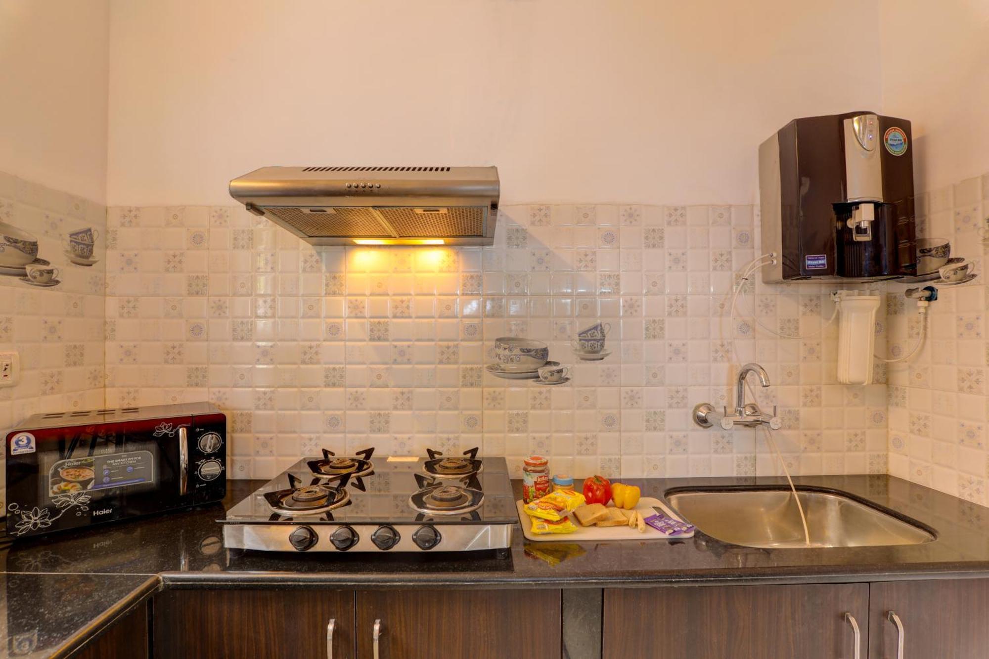 Jaqk Holidays - 9Bhk Villa For Big Groups, Private Pool-Wifi-Cartaker-Parking, North Goa Baga Buitenkant foto